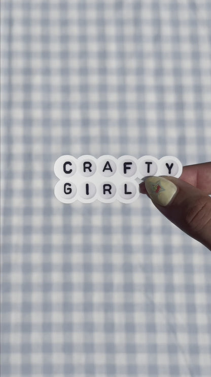 Sticker Crafty Girl 2 – Handgemaakte Die Cut Sticker