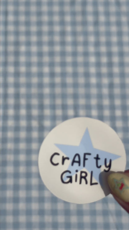 Sticker Crafty Girl 1 – Handgemaakte Die Cut Sticker